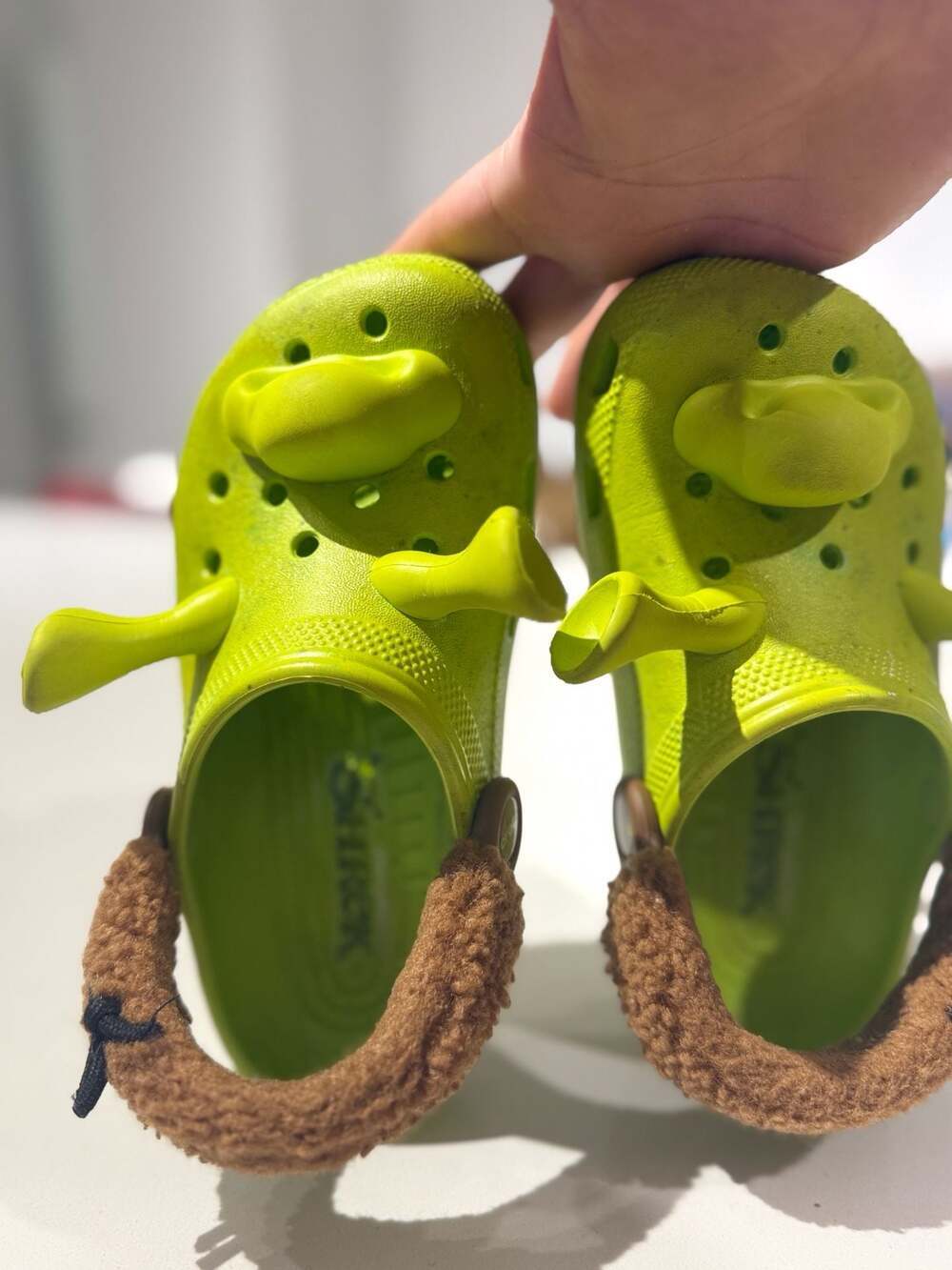Crocs Shrek Classic Clogs Kids Size J1 - Picture 5 of 6